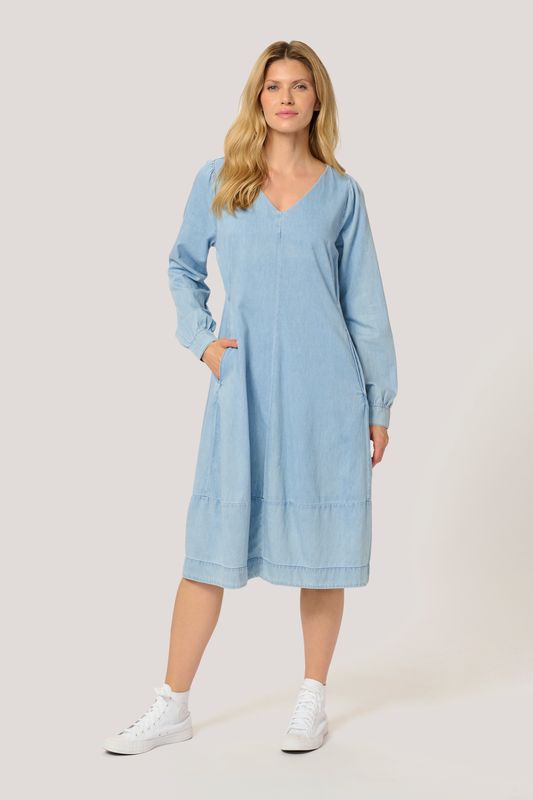 LIVIE Kjole Light Blue Wash