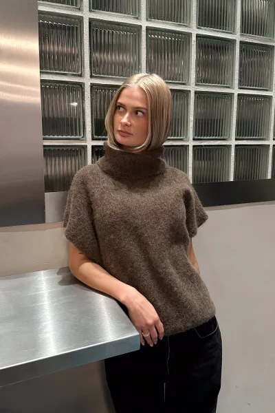 Bilde av  KELLYN Knit Vest Mud