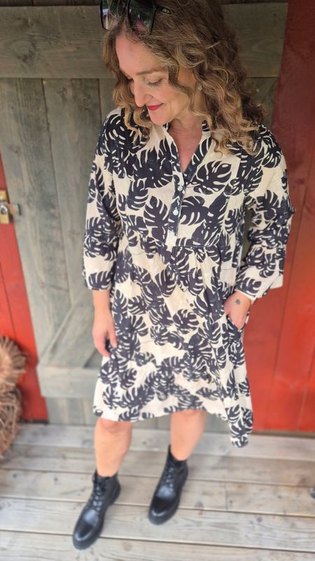 DEBORA Kjole Black Palm Leave