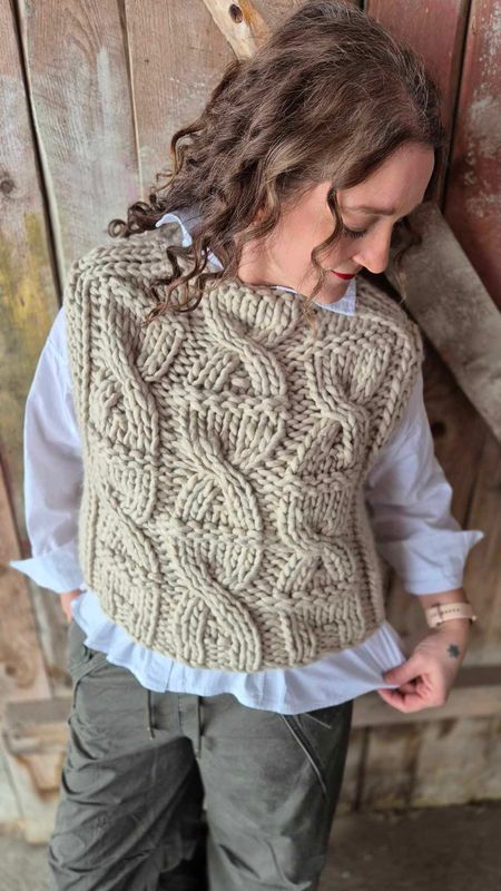 LUX Pull Over Vest Savannah Tan