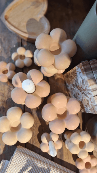 Hovedbilde FLOWER Lysestake Telys